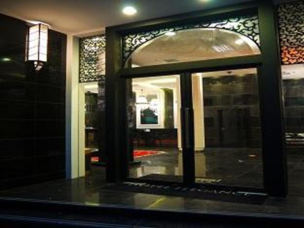 Elegance Bund Hotel