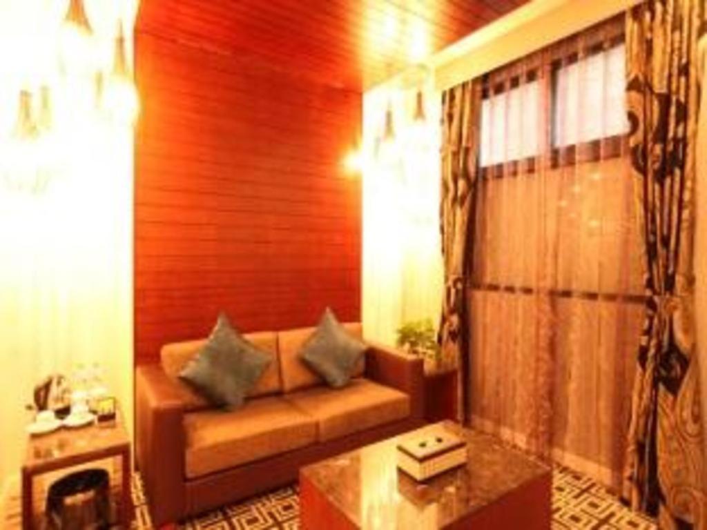 Elegance Bund Hotel