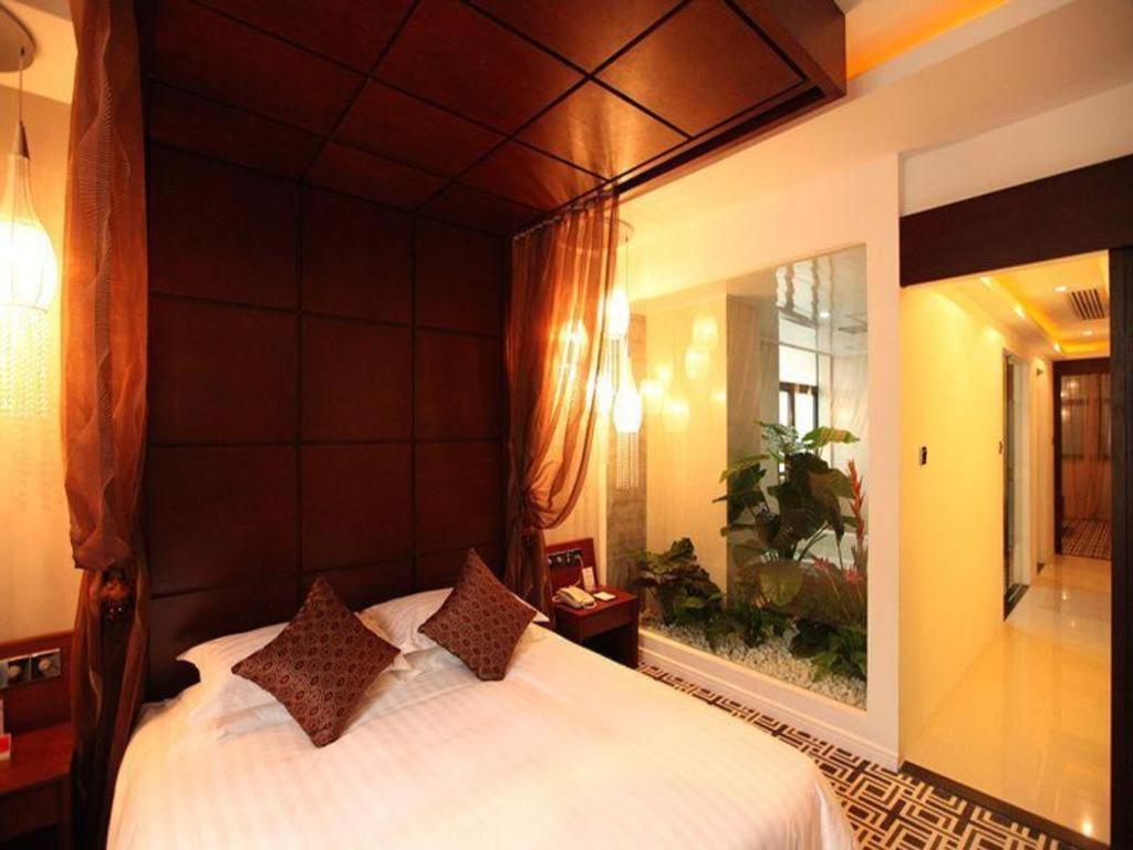 Elegance Bund Shanghai