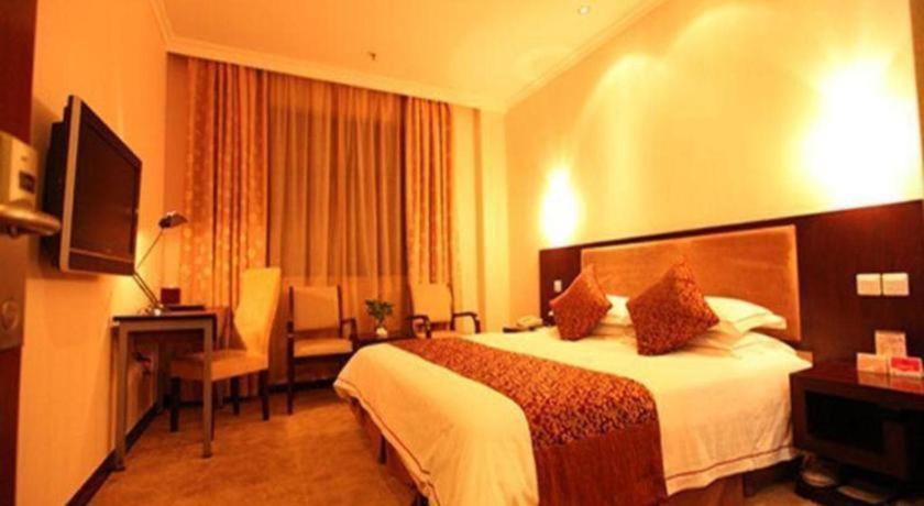 Hotel Elegance Bund 3*