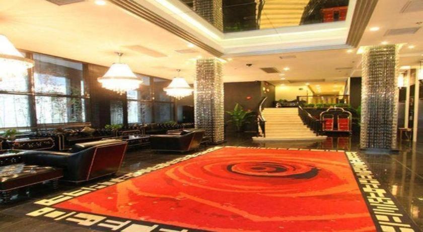 Hotel Elegance Bund 3*
